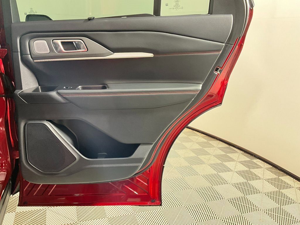 Used 2025 Ford Explorer ST image 25