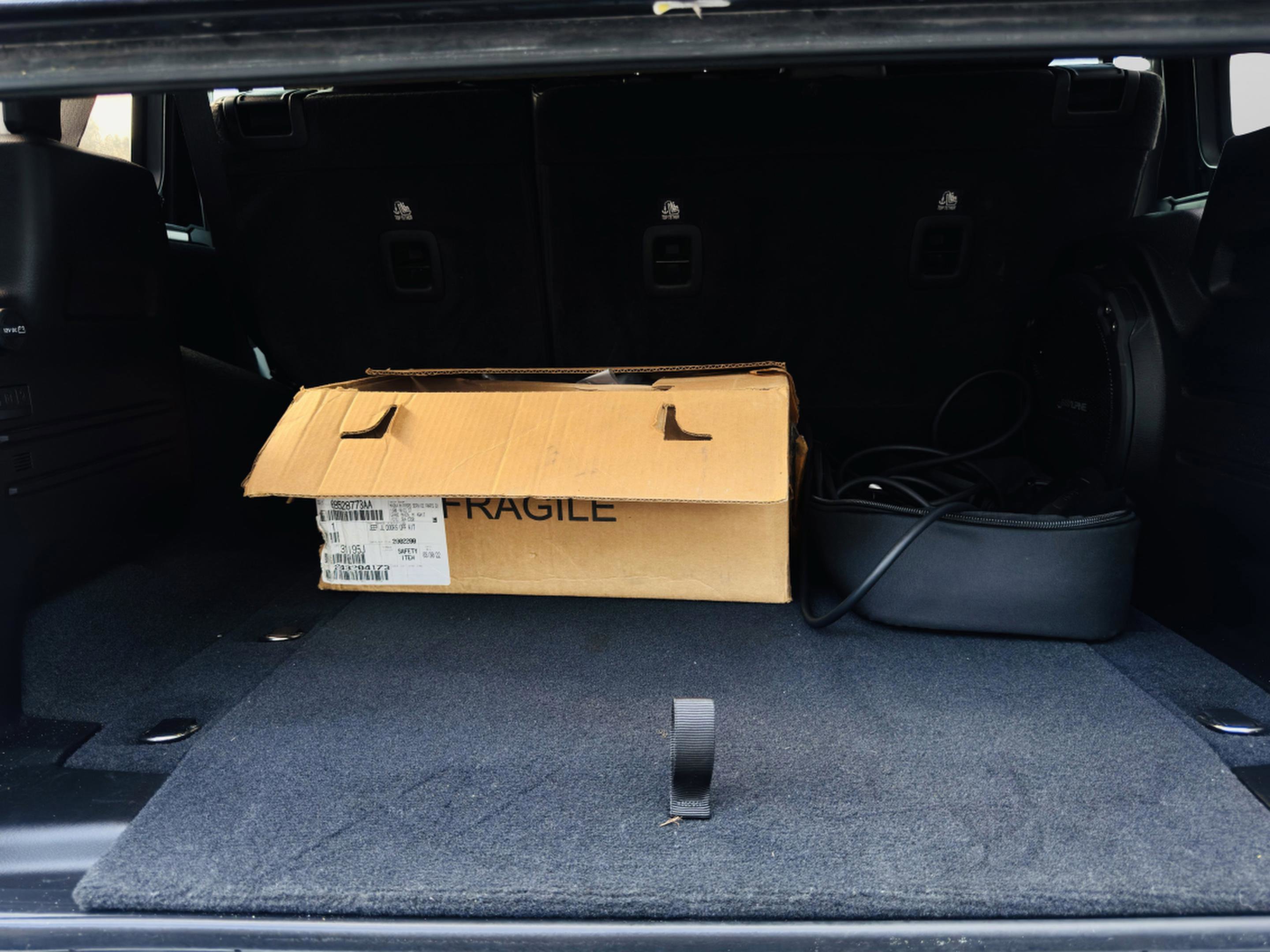 Used 2022 Jeep Wrangler Unlimited Sahara w/ Cold Weather Group image 30