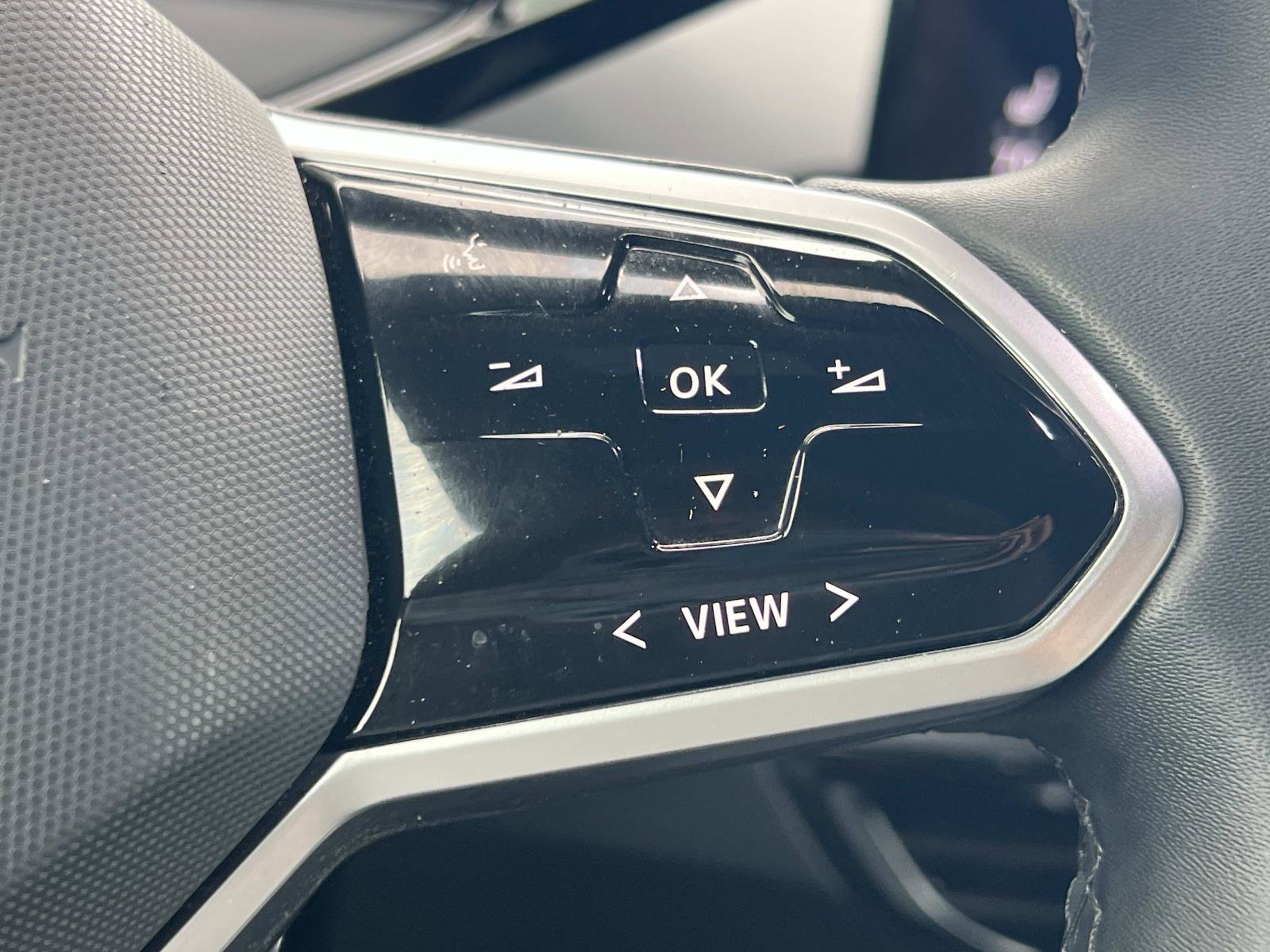Certified 2023 Volkswagen ID.4 Pro AWD/4WD image 10