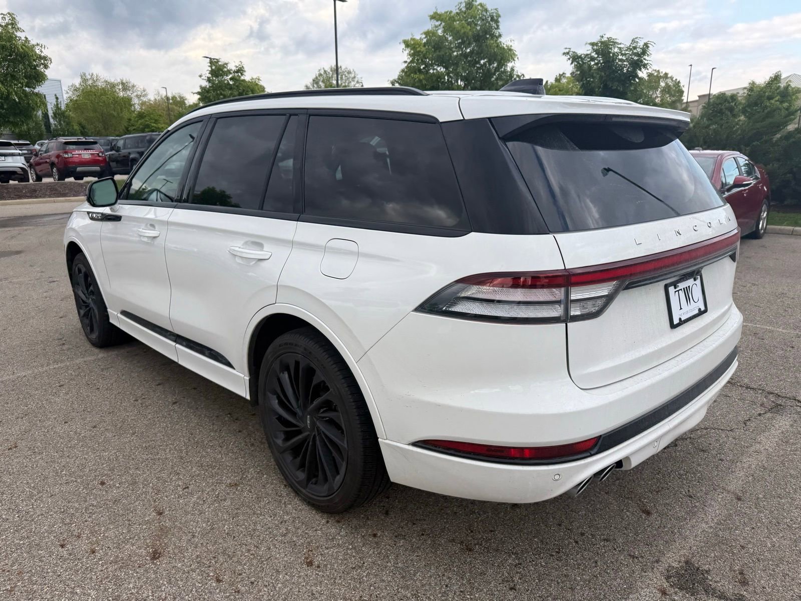 Used 2025 Lincoln Aviator Reserve w/ Equipment Group 201A AWD/4WD image 7