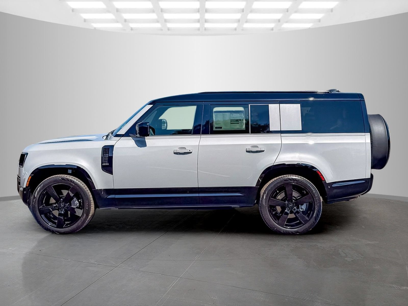 New 2026 Land Rover Defender 130 X-Dynamic SE AWD/4WD image 2