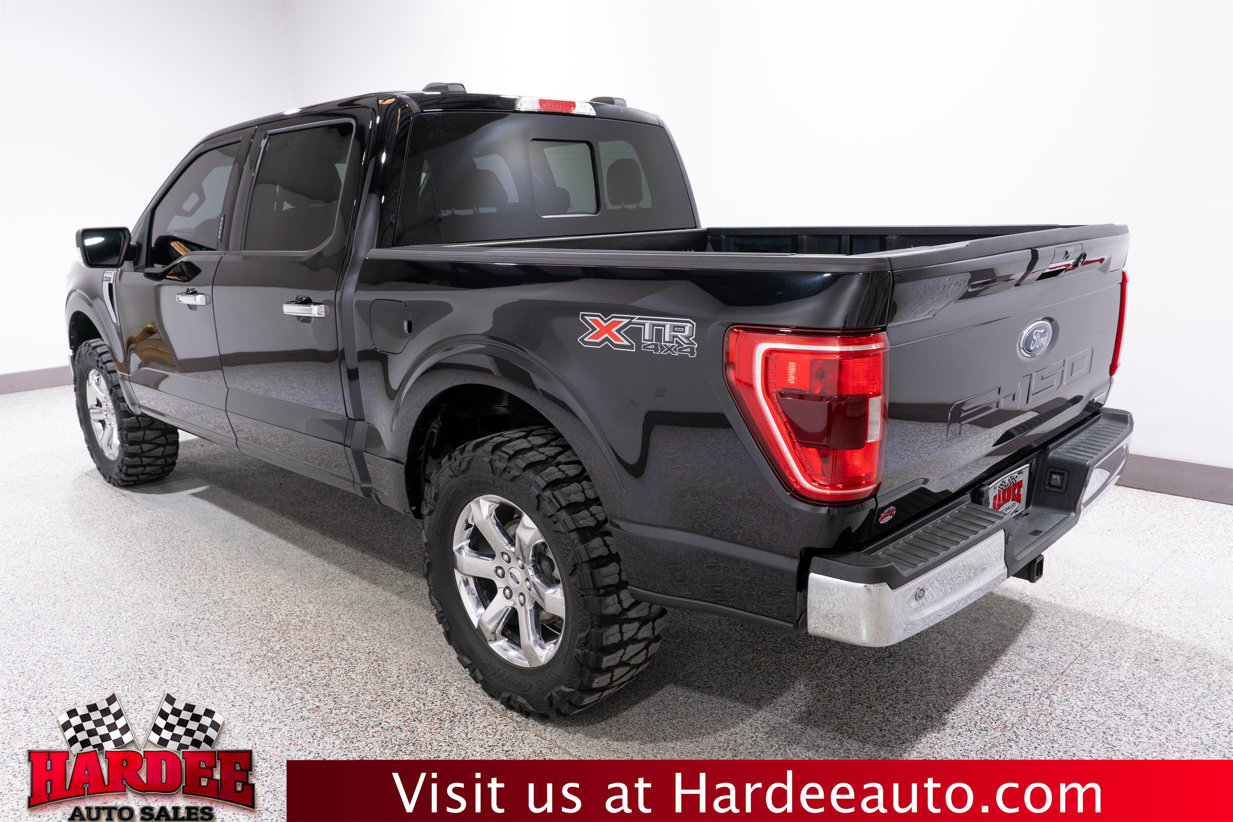 Used 2021 Ford F150 XLT w/ Equipment Group 302A High AWD/4WD image 3