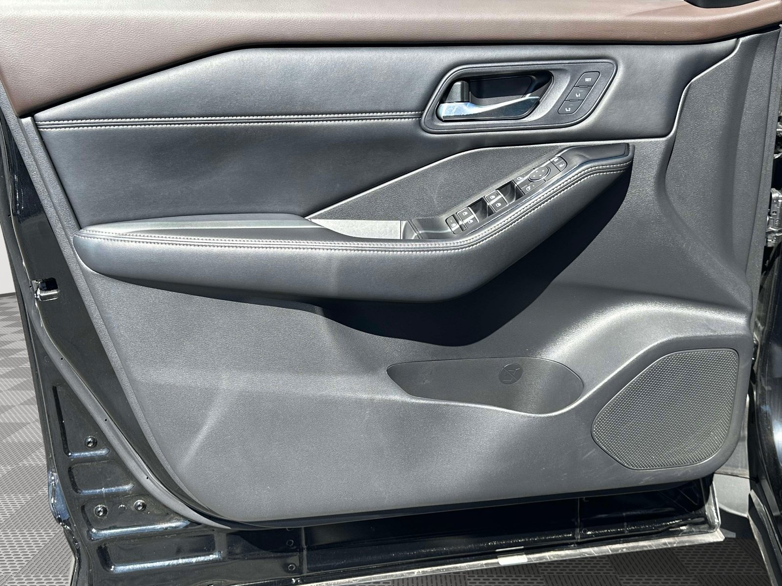 Used 2023 Nissan Rogue SL FWD image 20