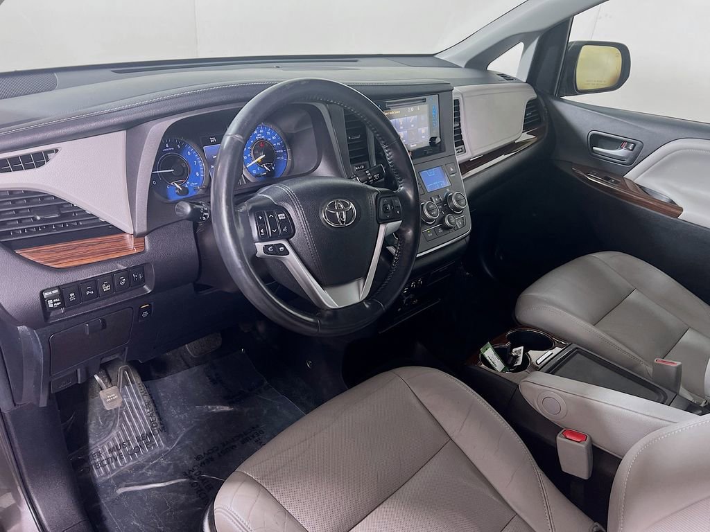 Used 2015 Toyota Sienna Limited Premium AWD/4WD image 10
