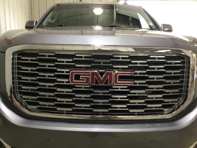 Used 2018 GMC Yukon XL Denali w/ Open Road Package AWD/4WD image 18