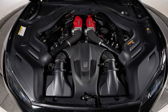 Used 2019 Ferrari Portofino RWD image 15