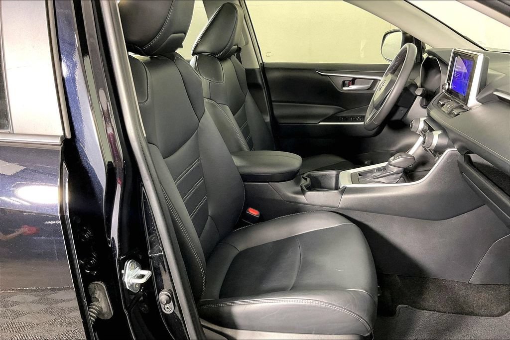 Used 2024 Toyota RAV4 XLE Premium FWD image 9