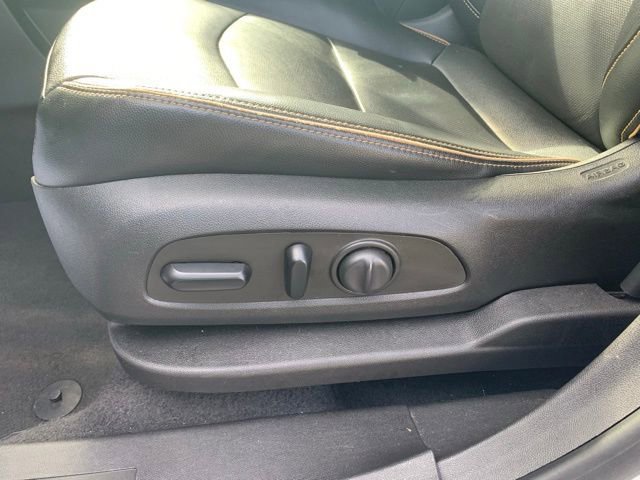 Used 2023 GMC Terrain AT4 image 12