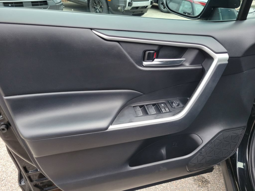 Used 2024 Toyota RAV4 AWD Hybrid image 15