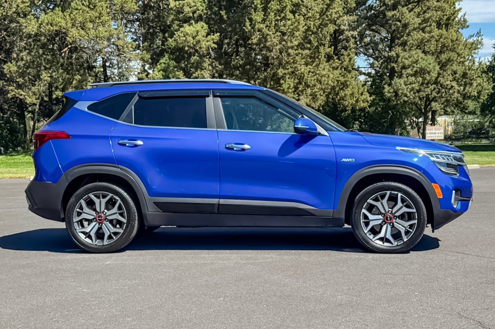 Used 2022 Kia Seltos SX w/ Sunroof Package AWD/4WD video 3