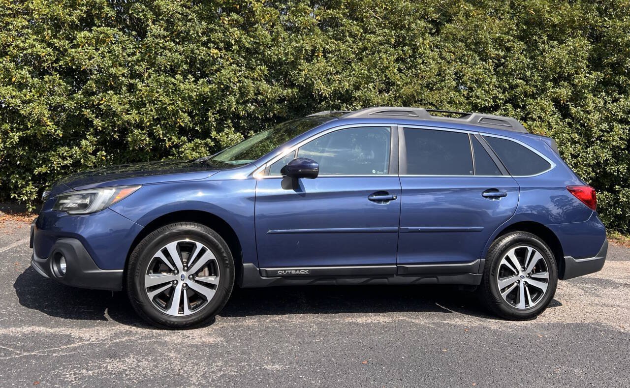 Used 2019 Subaru Outback 2.5i Limited AWD/4WD image 3