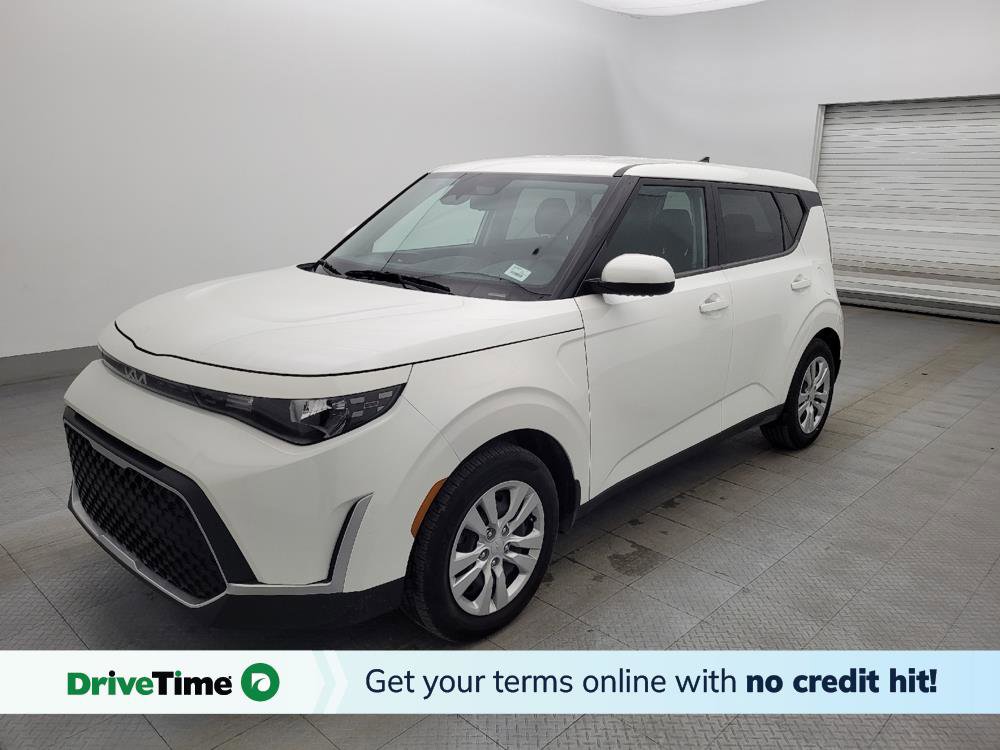 Used 2023 Kia Soul LX image 1