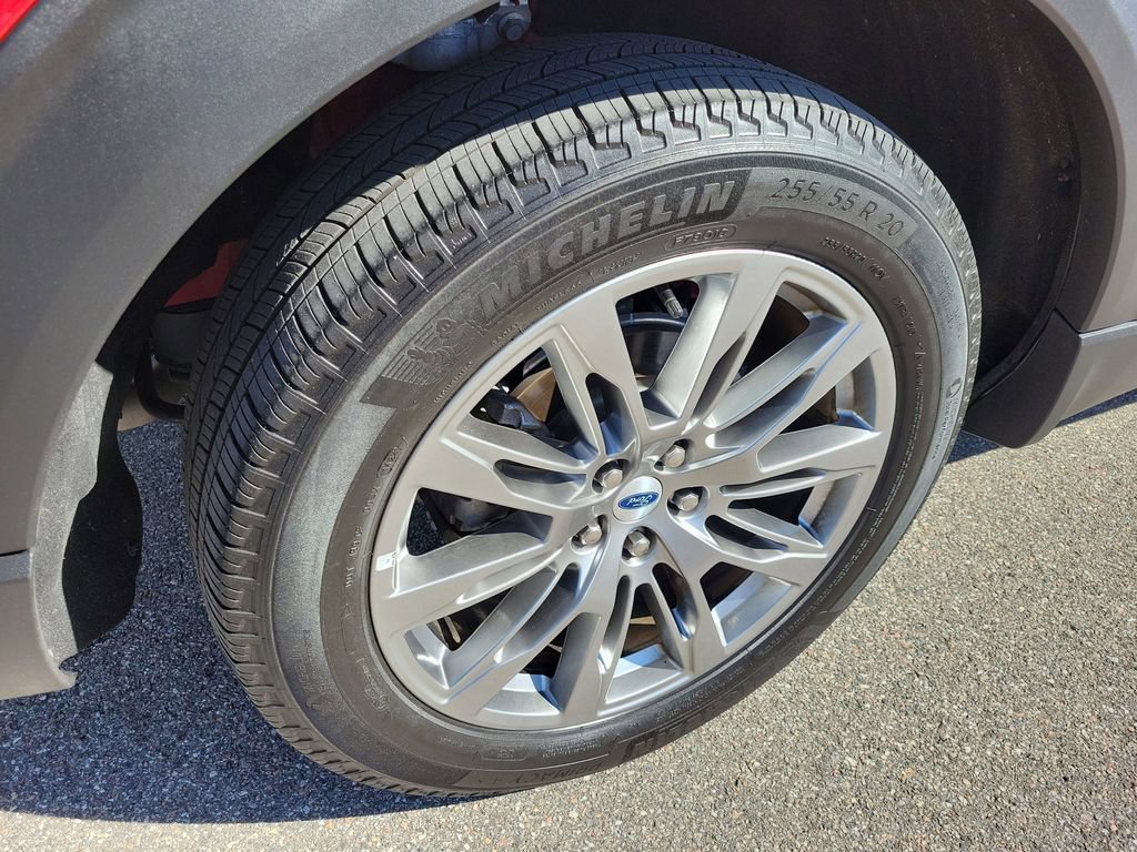 Used 2025 Ford Explorer Platinum image 6