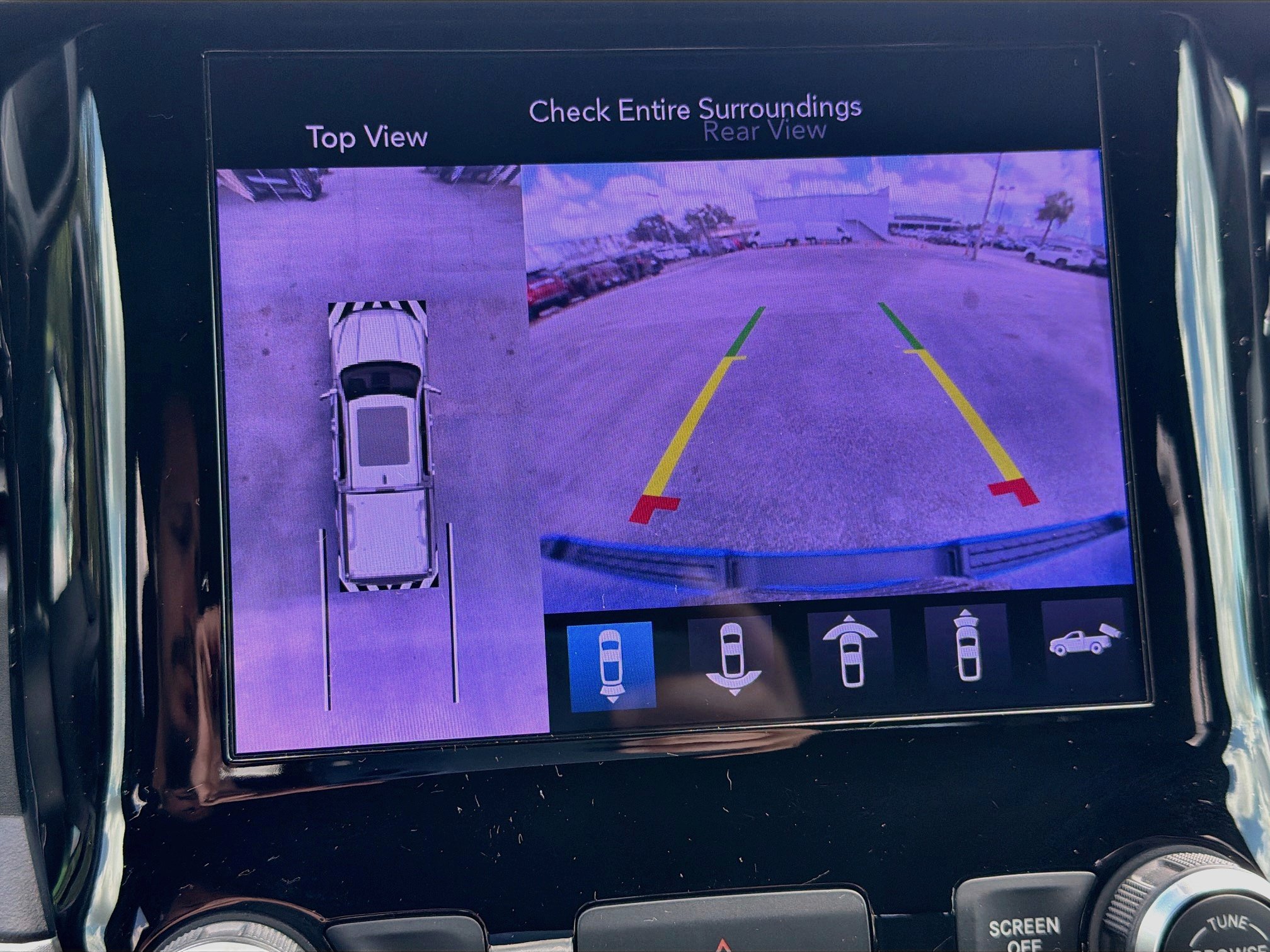 Used 2021 RAM 1500 4x4 Crew Cab image 31