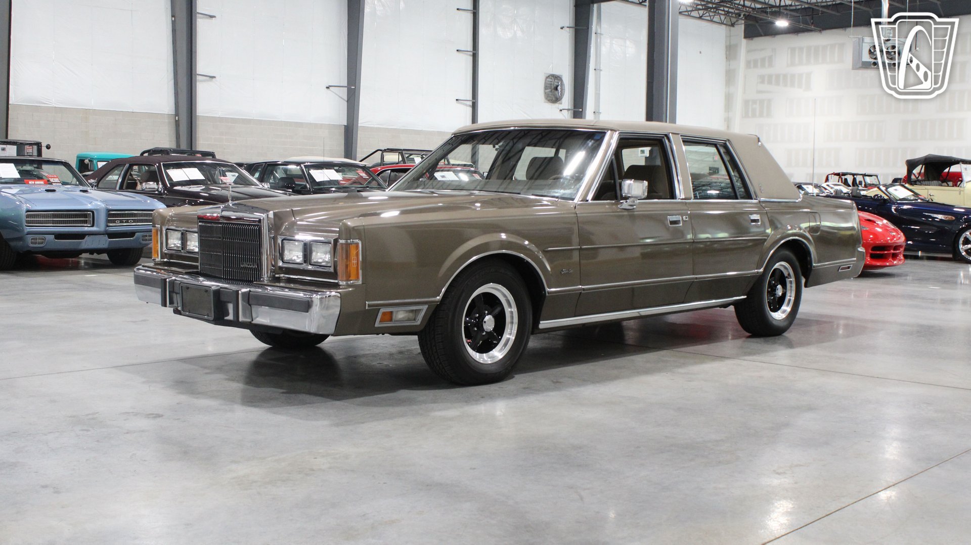 Used 1989 Lincoln Town Car RWD image 20