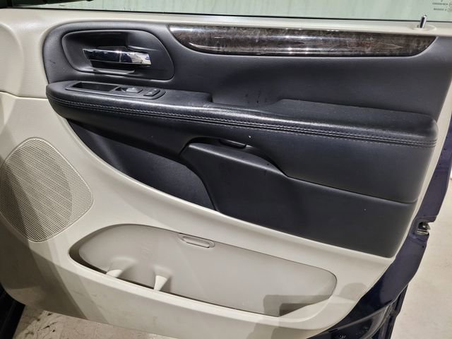 Used 2017 Dodge Grand Caravan SE image 46