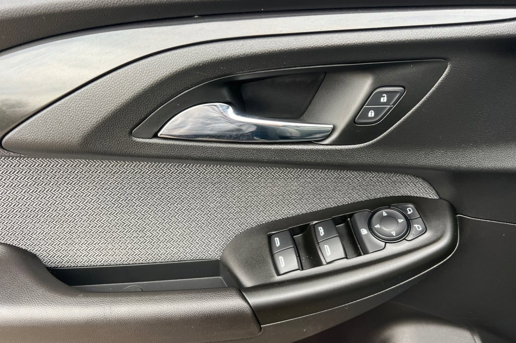 Used 2021 Chevrolet TrailBlazer LT w/ Convenience Package image 8