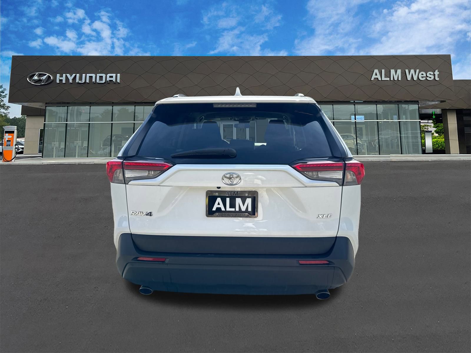 Used 2023 Toyota RAV4 XLE image 6