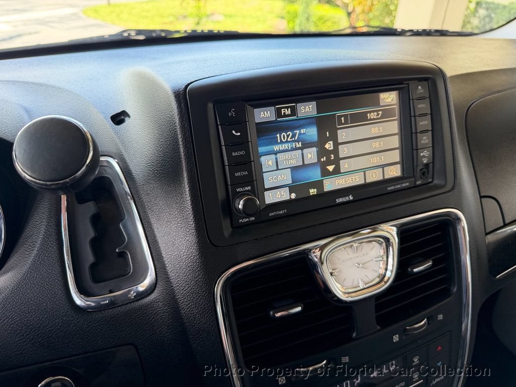 Used 2013 Chrysler Town & Country Limited w/ Luxury Group FWD image 47