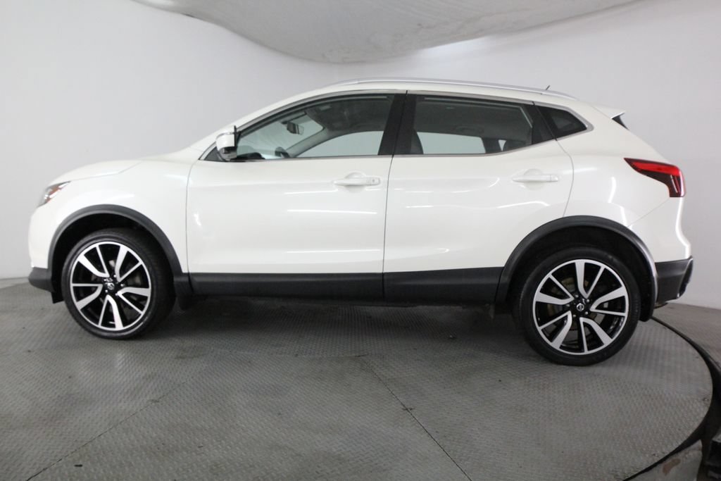Used 2017 Nissan Rogue Sport SL AWD/4WD image 4