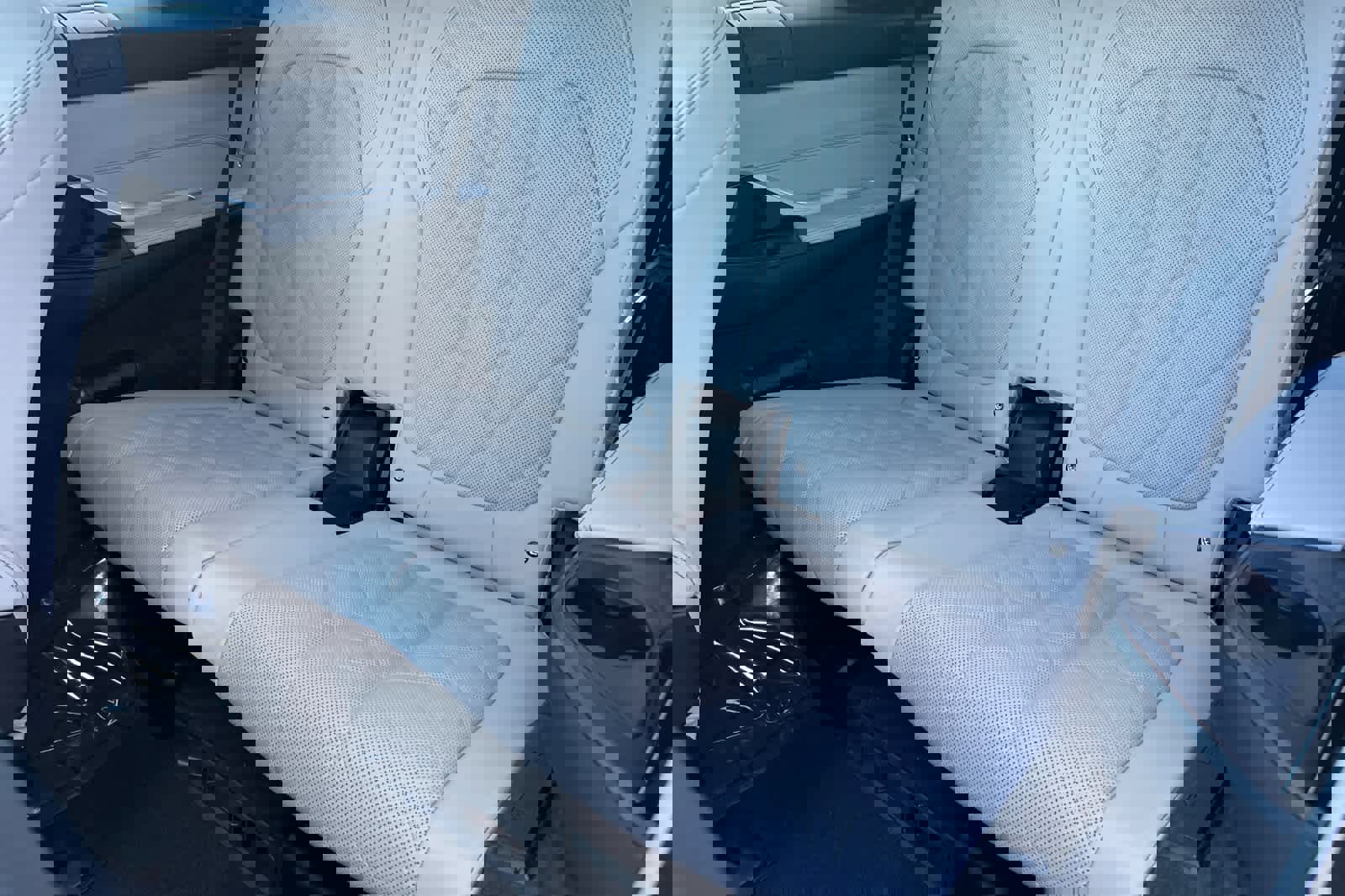 Used 2025 BMW X7 xDrive40i w/ Executive Package image 16