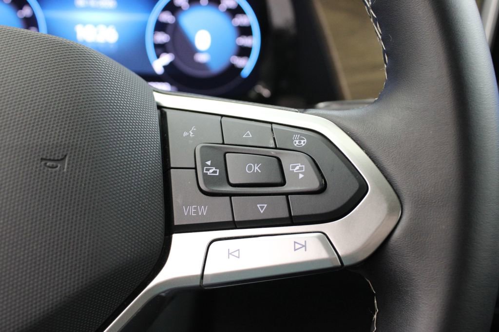 Used 2025 Volkswagen Atlas SE AWD/4WD image 26