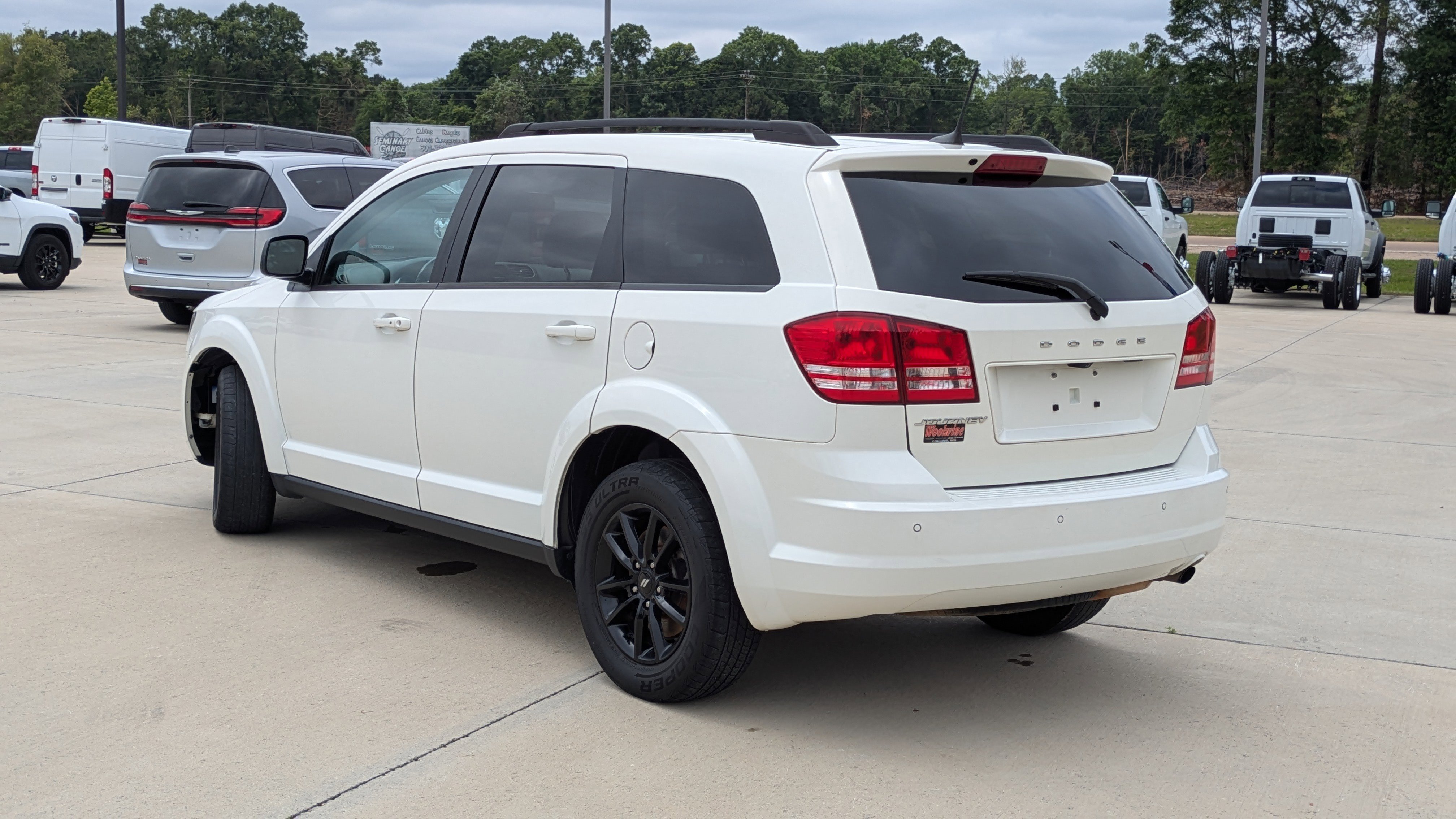 Used 2020 Dodge Journey SE w/ SE Popular Equipment Group FWD image 6