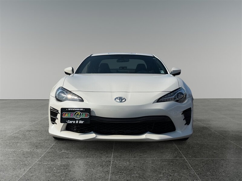 Used 2017 Toyota 86 RWD image 9