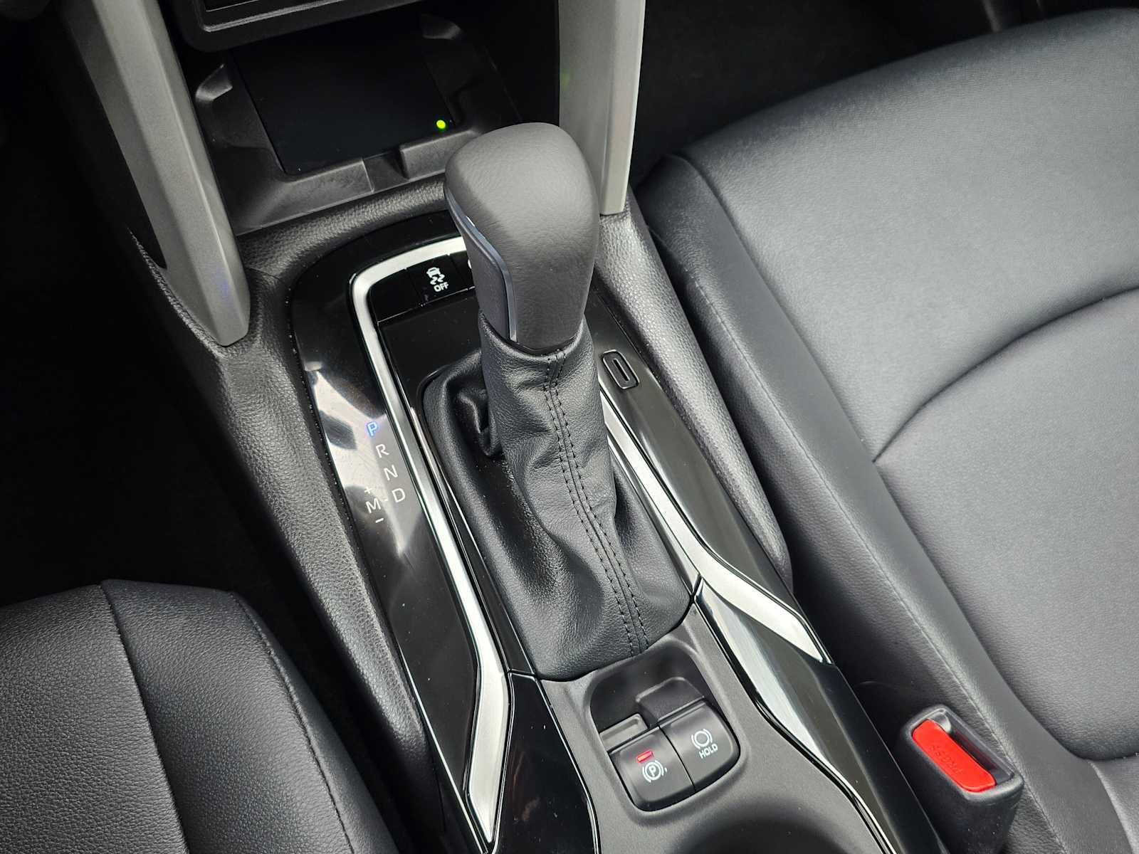 Certified 2025 Toyota Corolla Cross XLE image 27