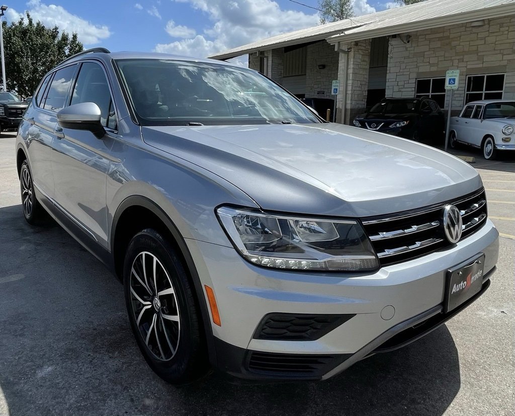 Used 2021 Volkswagen Tiguan SE image 3