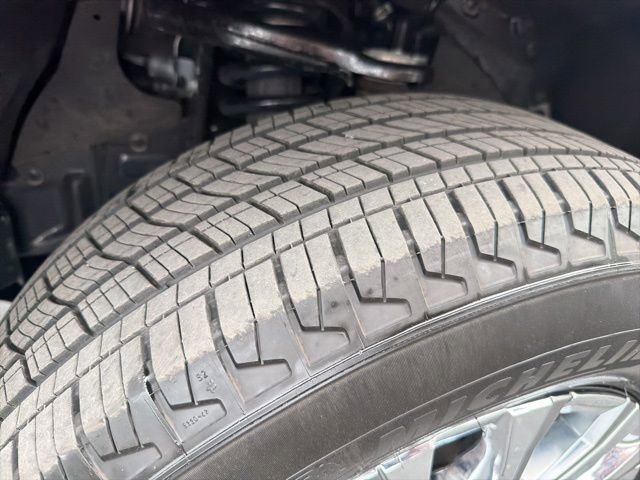 Used 2025 Toyota Tacoma Limited image 13