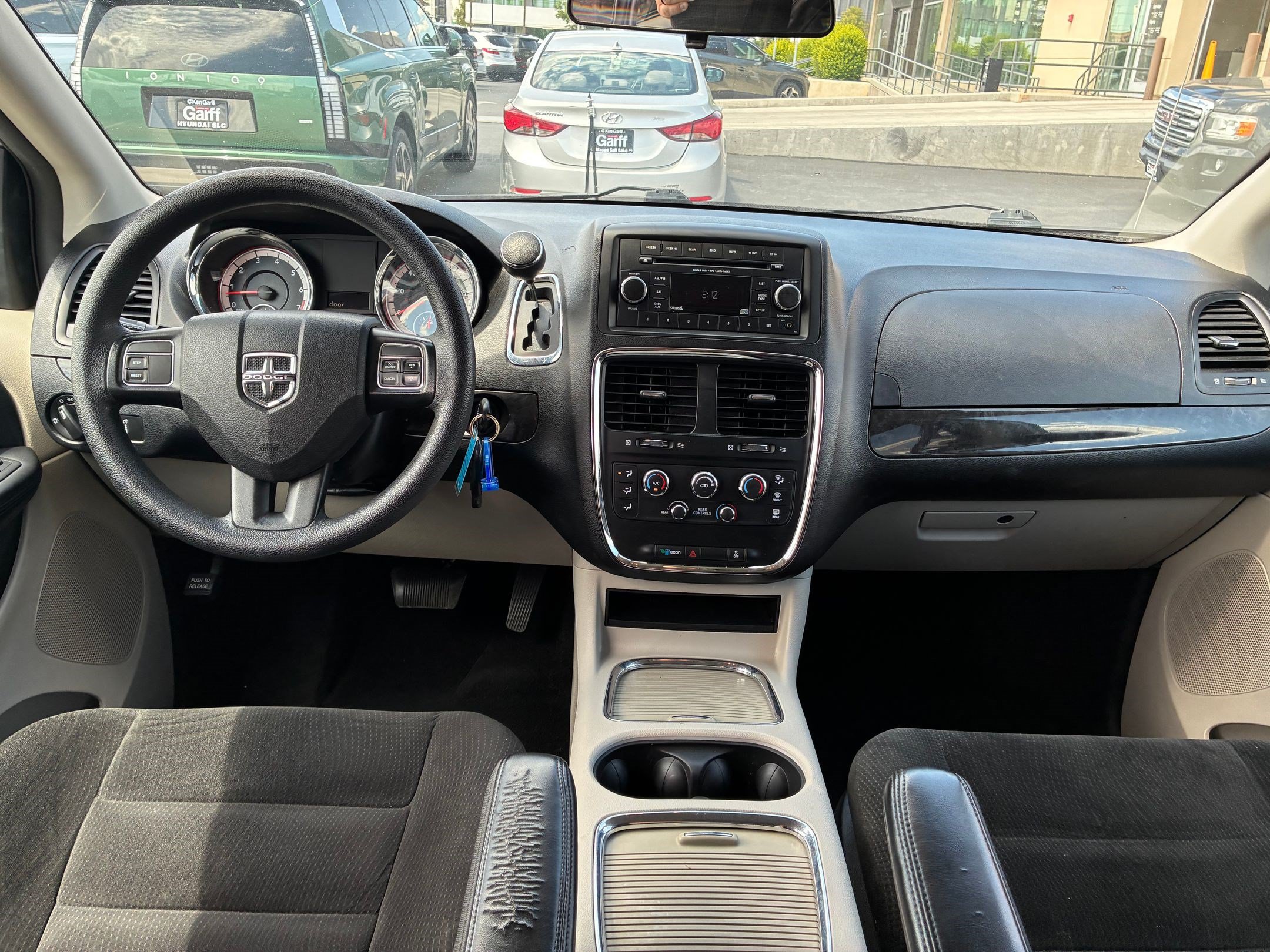 Used 2016 Dodge Grand Caravan SXT FWD image 26