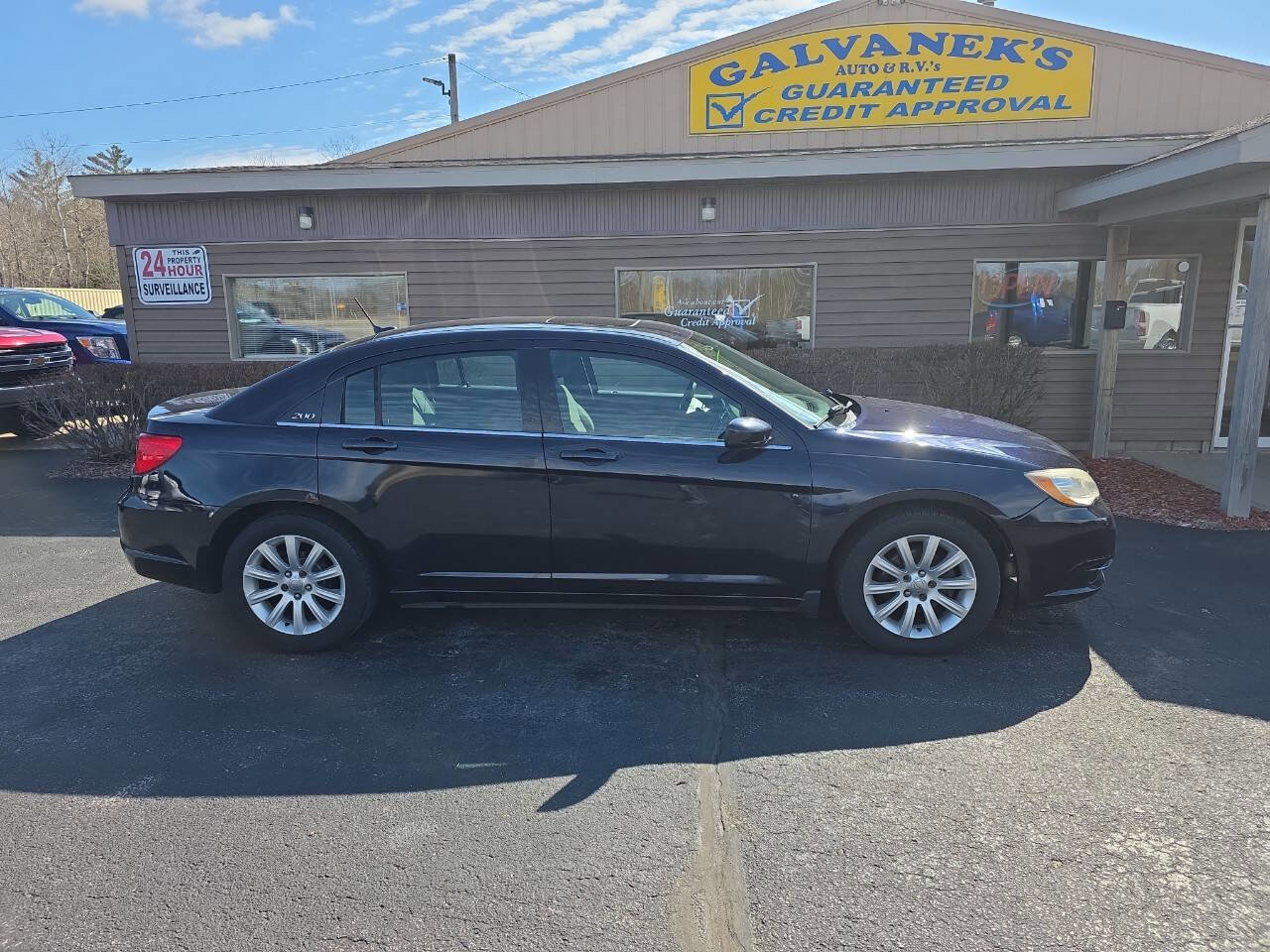 Used 2011 Chrysler 200 Touring FWD image 5