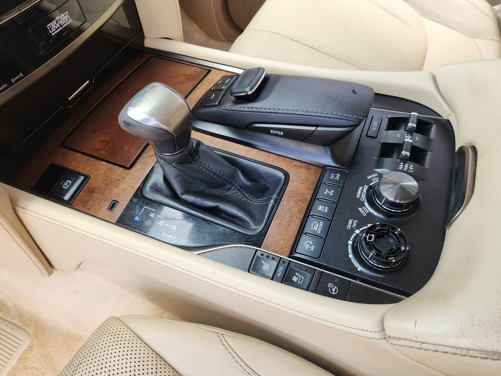 Used 2017 Lexus LX 570 4WD w/ Luxury Package image 20