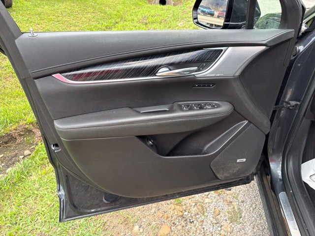 Used 2022 Cadillac XT6 Premium Luxury w/ Technology Package AWD/4WD image 19