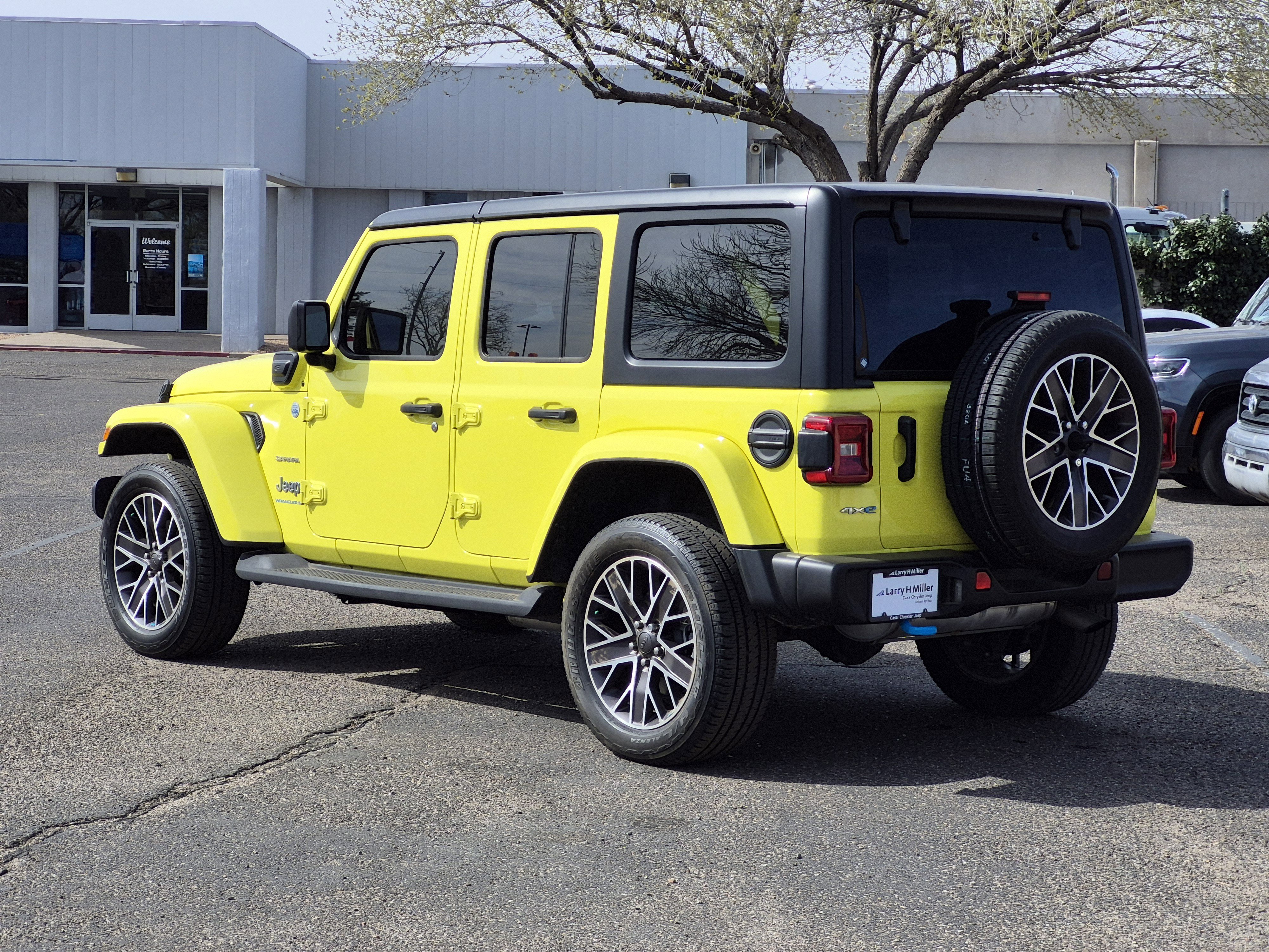 Used 2023 Jeep Wrangler Sahara 4xe image 5
