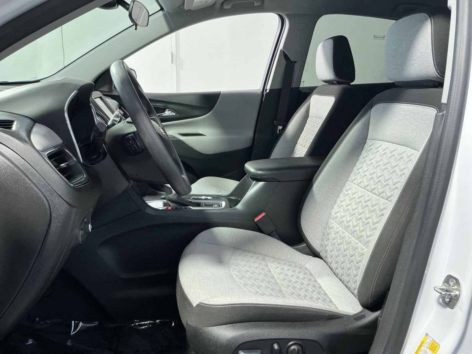 Used 2024 Chevrolet Equinox LS w/ LS Convenience Package FWD image 14