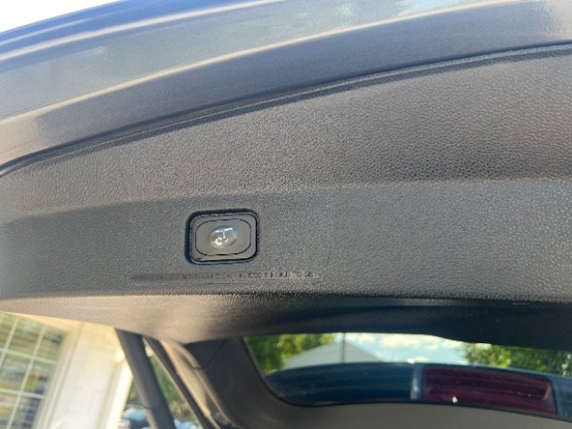 Used 2018 Ford Explorer Platinum image 16