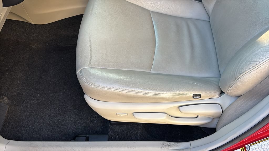 Used 2014 Toyota Prius V Three FWD image 26