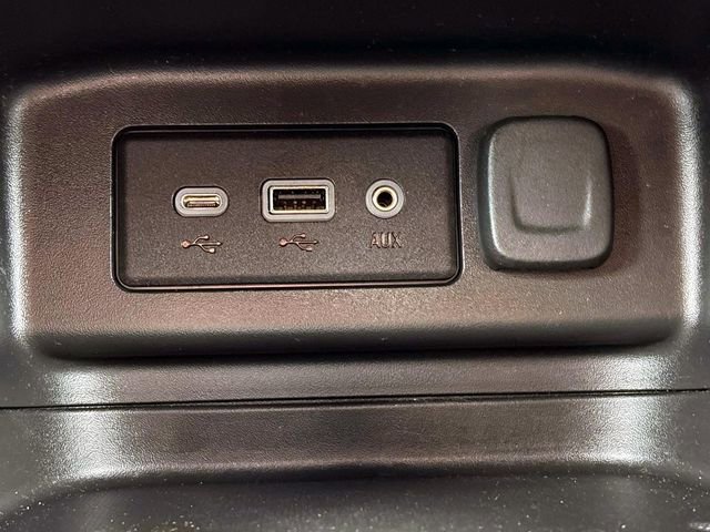 Used 2021 Chevrolet Equinox LT image 30