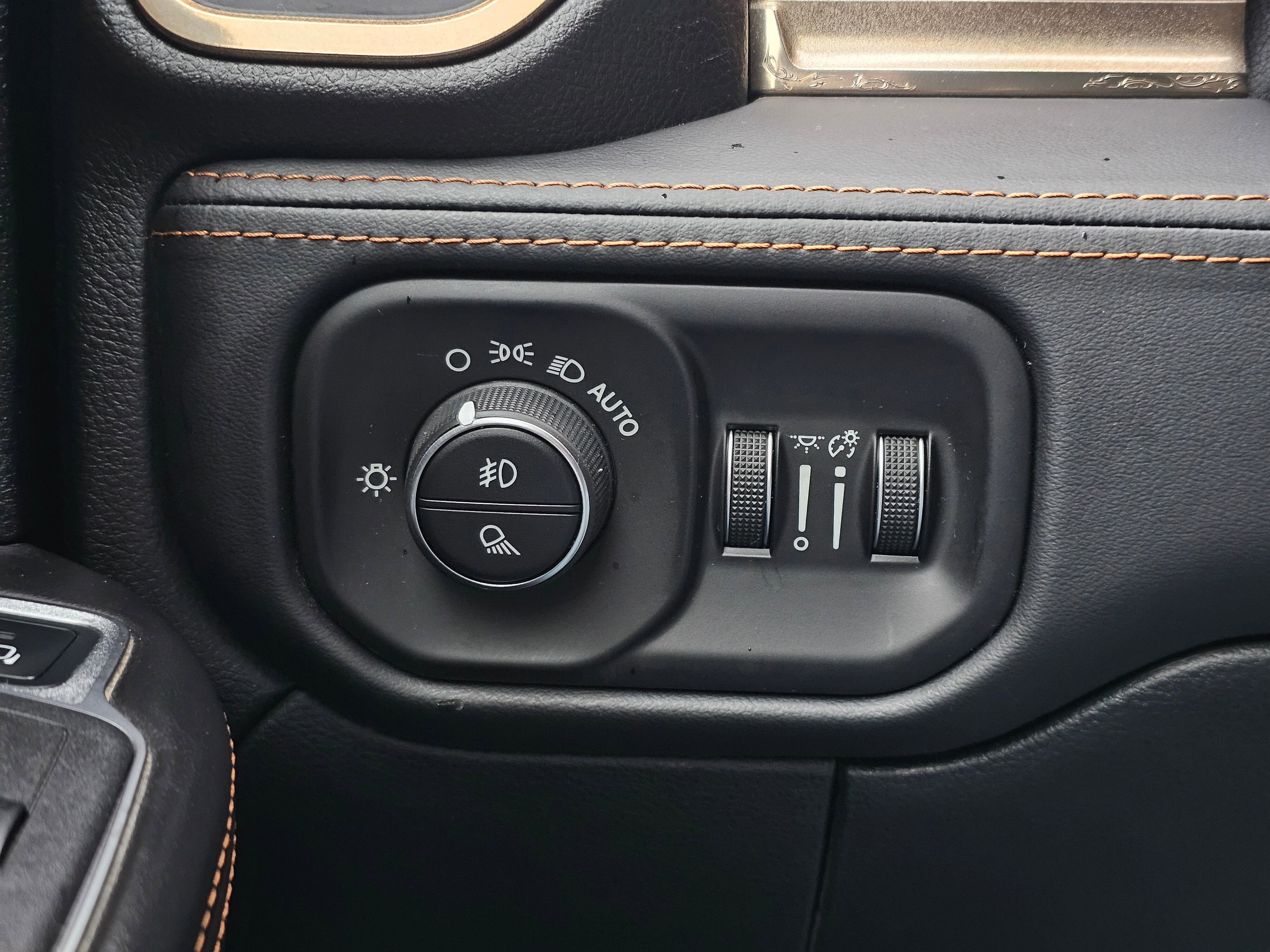 Used 2022 RAM 3500 Limited image 32