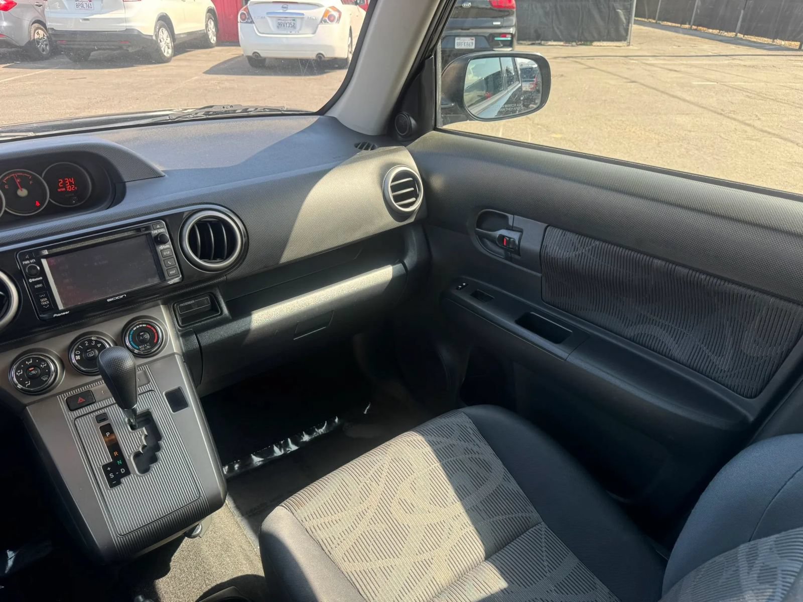 Used 2014 Scion xB FWD image 25