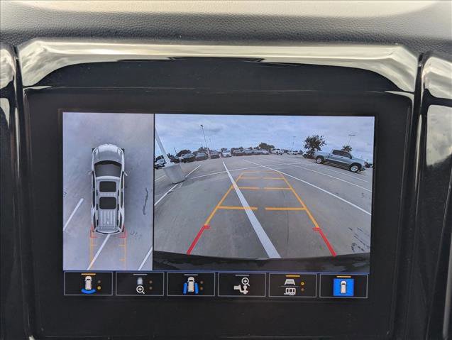 Used 2023 Chevrolet Traverse Premier image 13