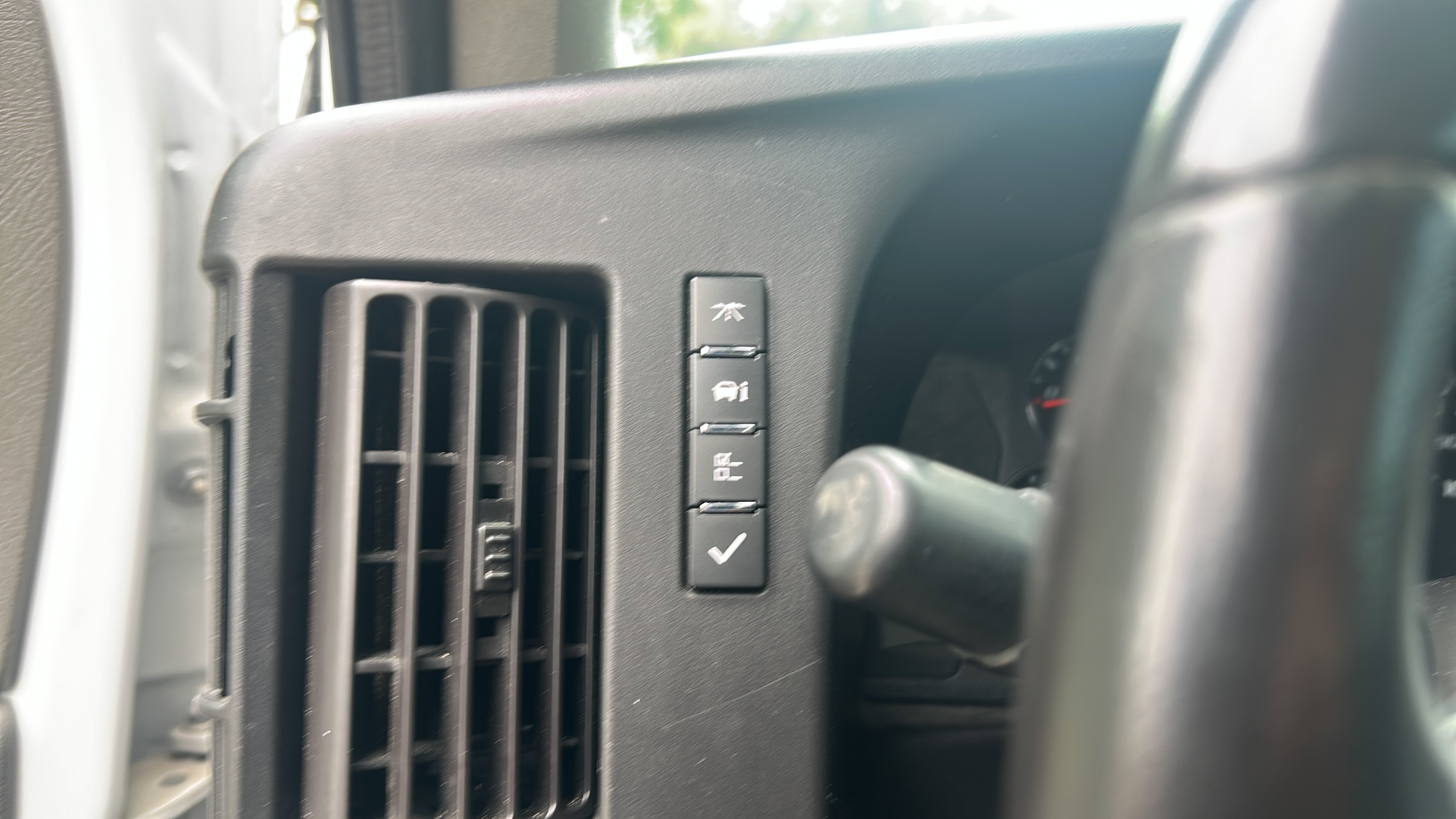 Used 2021 Chevrolet Express 2500 w/ Driver Convenience Package RWD image 15