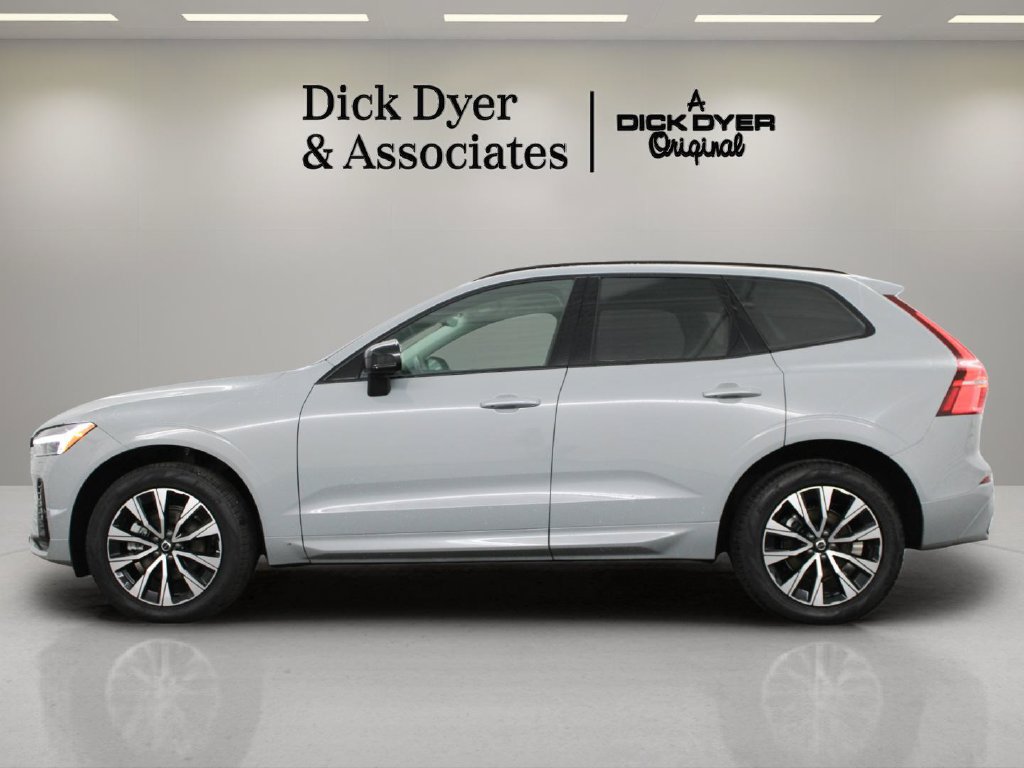 Used 2024 Volvo XC60 B5 Core w/ Protection Package Premier AWD/4WD image 14