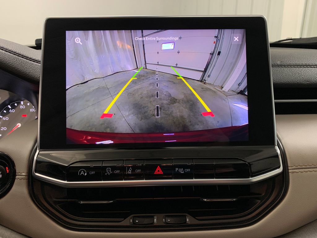 Used 2025 Jeep Compass Limited image 27