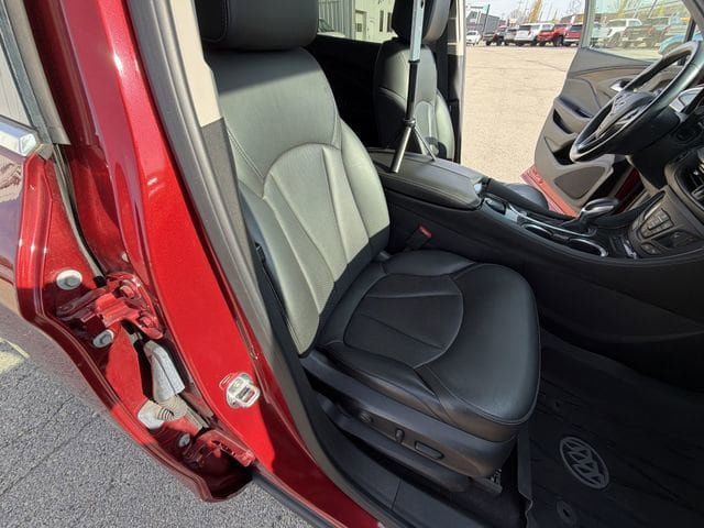 Used 2019 Buick Envision Essence AWD/4WD image 31