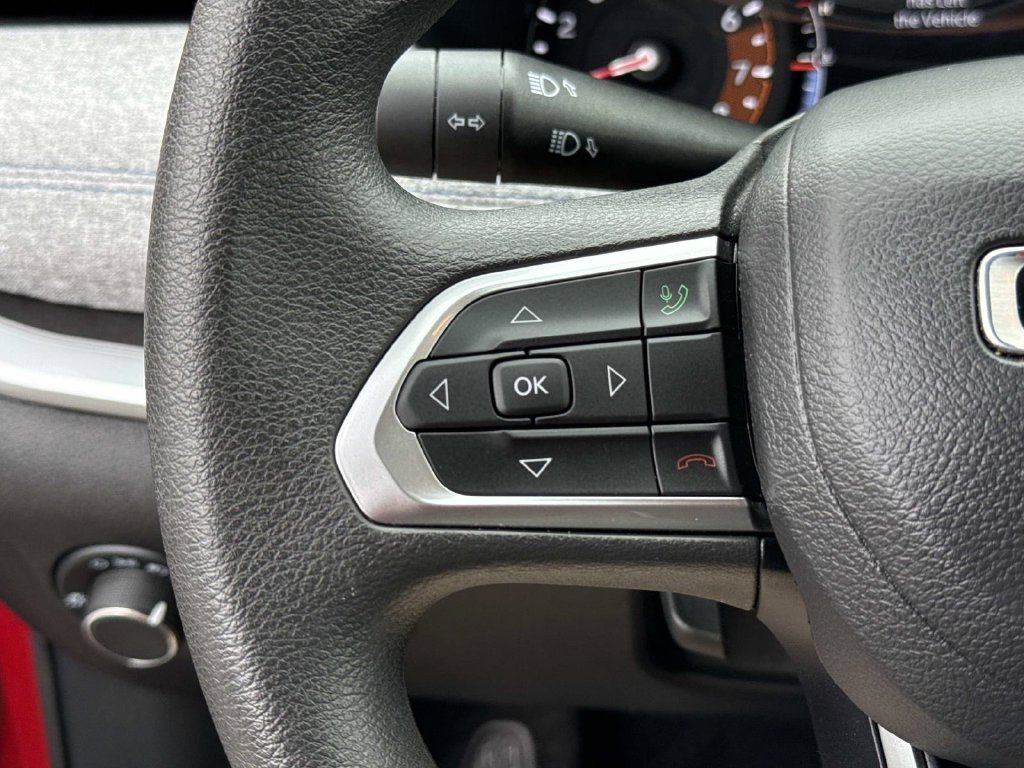Used 2025 Jeep Compass Sport AWD/4WD image 37