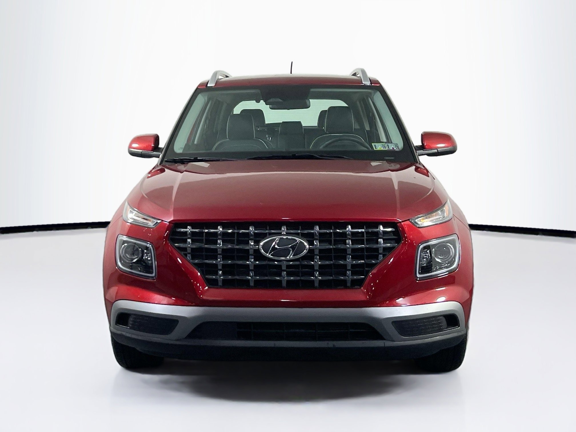 Used 2024 Hyundai Venue Limited image 2