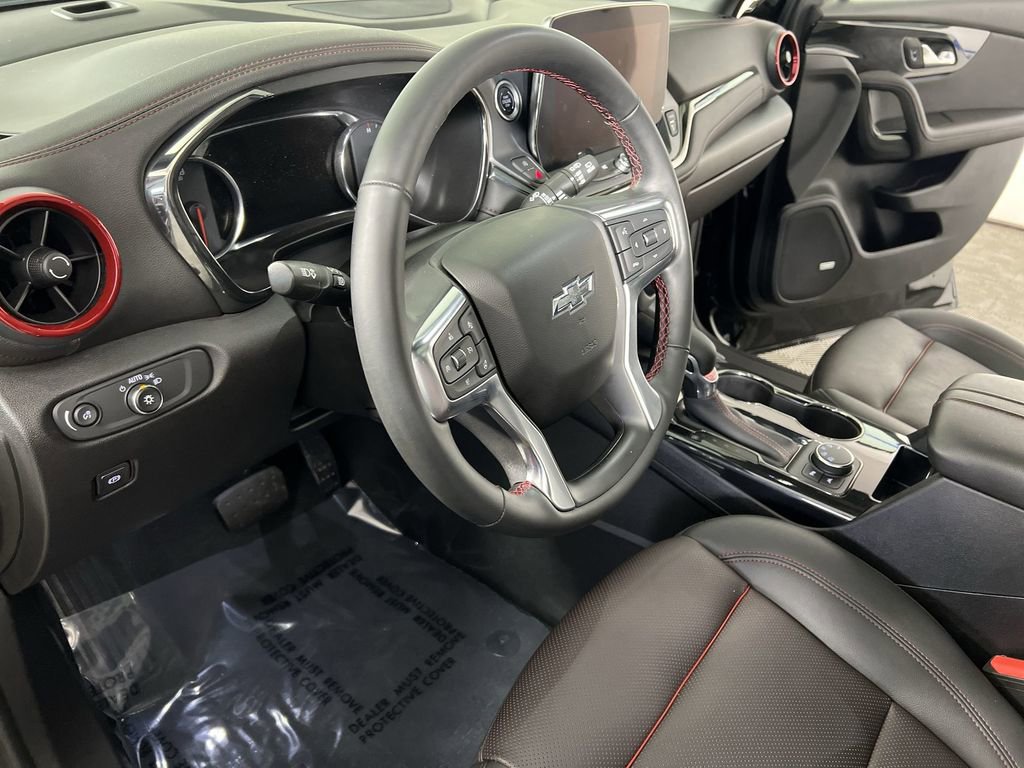 Used 2025 Chevrolet Blazer RS w/ Enhanced Convenience Package AWD/4WD image 11